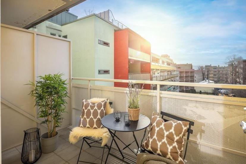 Great In Bogstadveien With A Sunny Balcony Leilighet *
